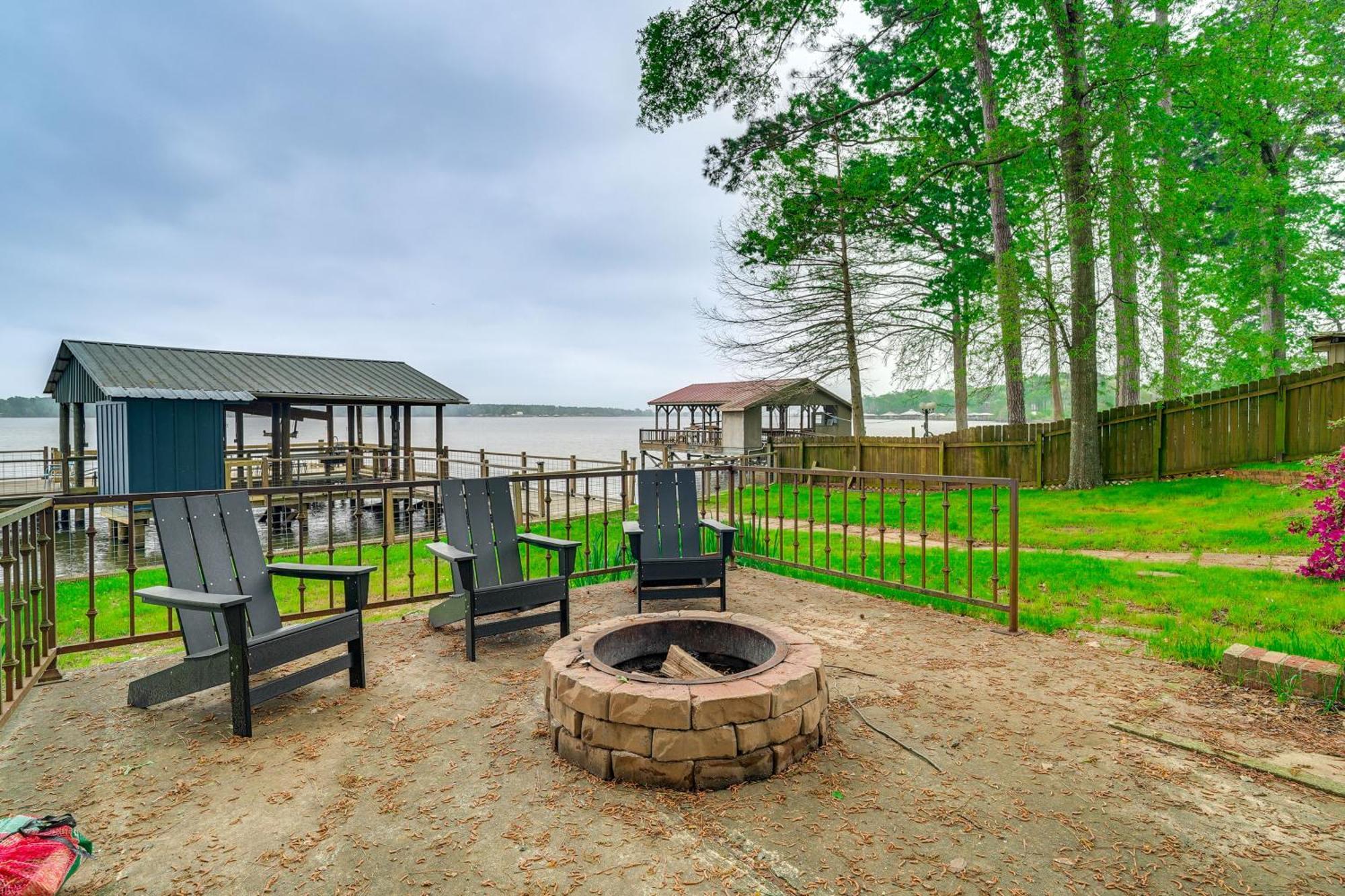 فيلا Waterfront House On Toledo Bend With Private Dock! Alliance المظهر الخارجي الصورة