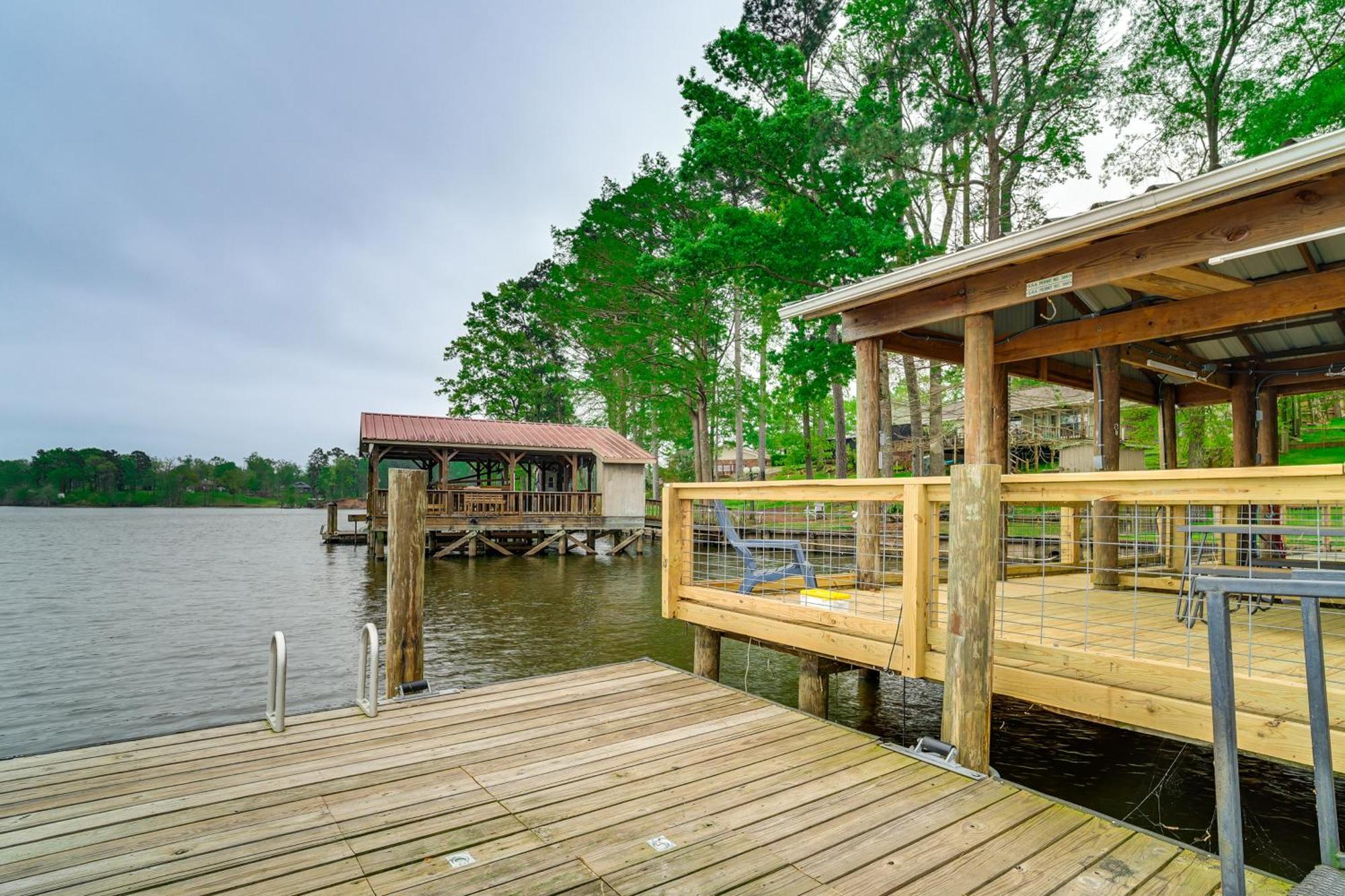 فيلا Waterfront House On Toledo Bend With Private Dock! Alliance المظهر الخارجي الصورة